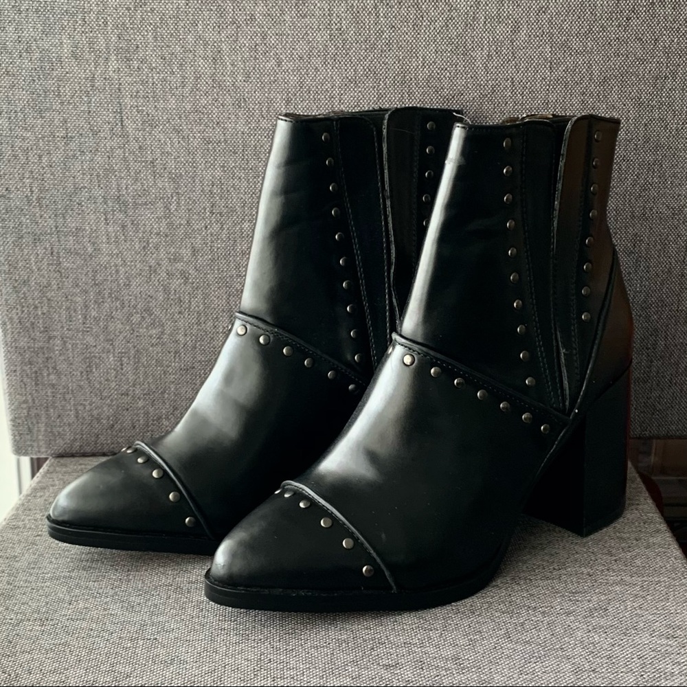 Studded 3” Ankle bootie 👢 6.5 Wmn - Picture 2 of 4